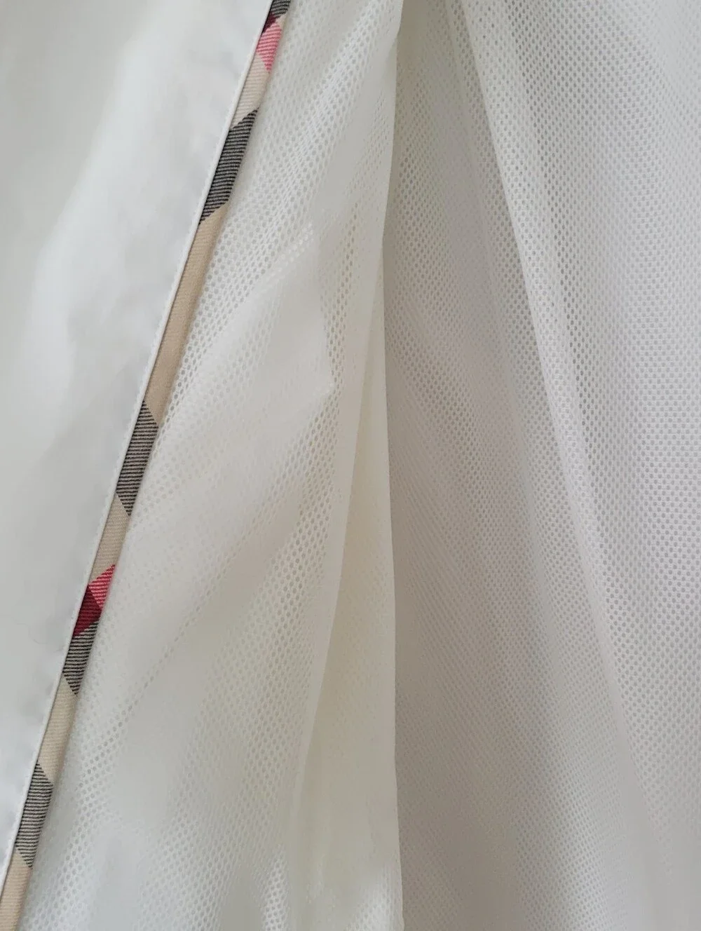 Burberry White Jacket with Signature Check Cuff Detail:2 - Picture 4 of 12